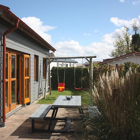 Villa Emilia - Gemuetliches Kinderfreundliches Blockhaus Mit Umzaeuntem Garten Sint Annaland Esterno foto