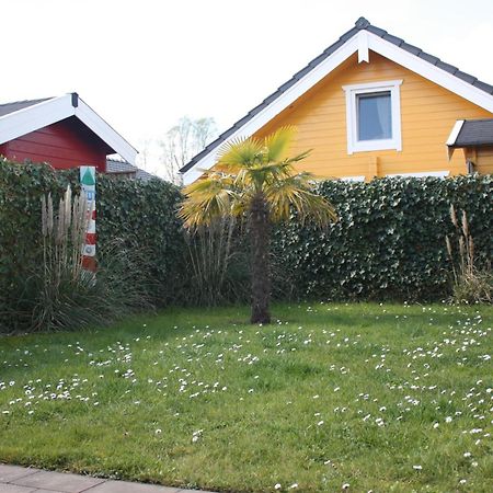 Villa Emilia - Gemuetliches Kinderfreundliches Blockhaus Mit Umzaeuntem Garten Sint Annaland Esterno foto