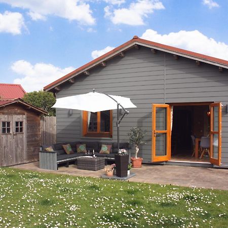 Villa Emilia - Gemuetliches Kinderfreundliches Blockhaus Mit Umzaeuntem Garten Sint Annaland Esterno foto