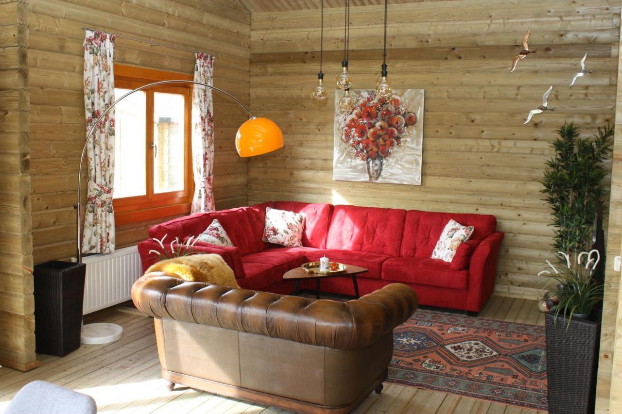 Villa Emilia - Gemuetliches Kinderfreundliches Blockhaus Mit Umzaeuntem Garten Sint Annaland Esterno foto