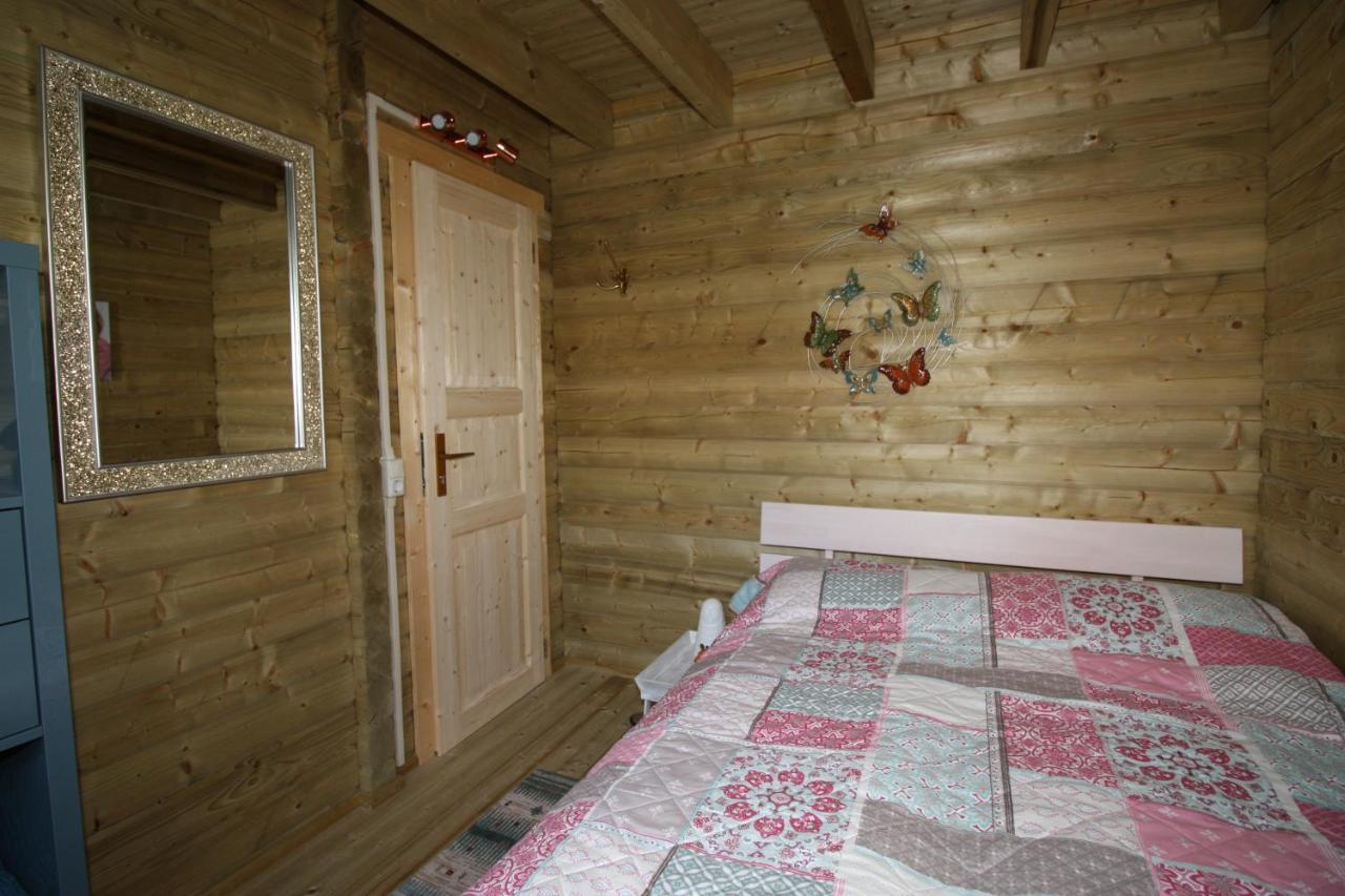 Villa Emilia - Gemuetliches Kinderfreundliches Blockhaus Mit Umzaeuntem Garten Sint Annaland Esterno foto