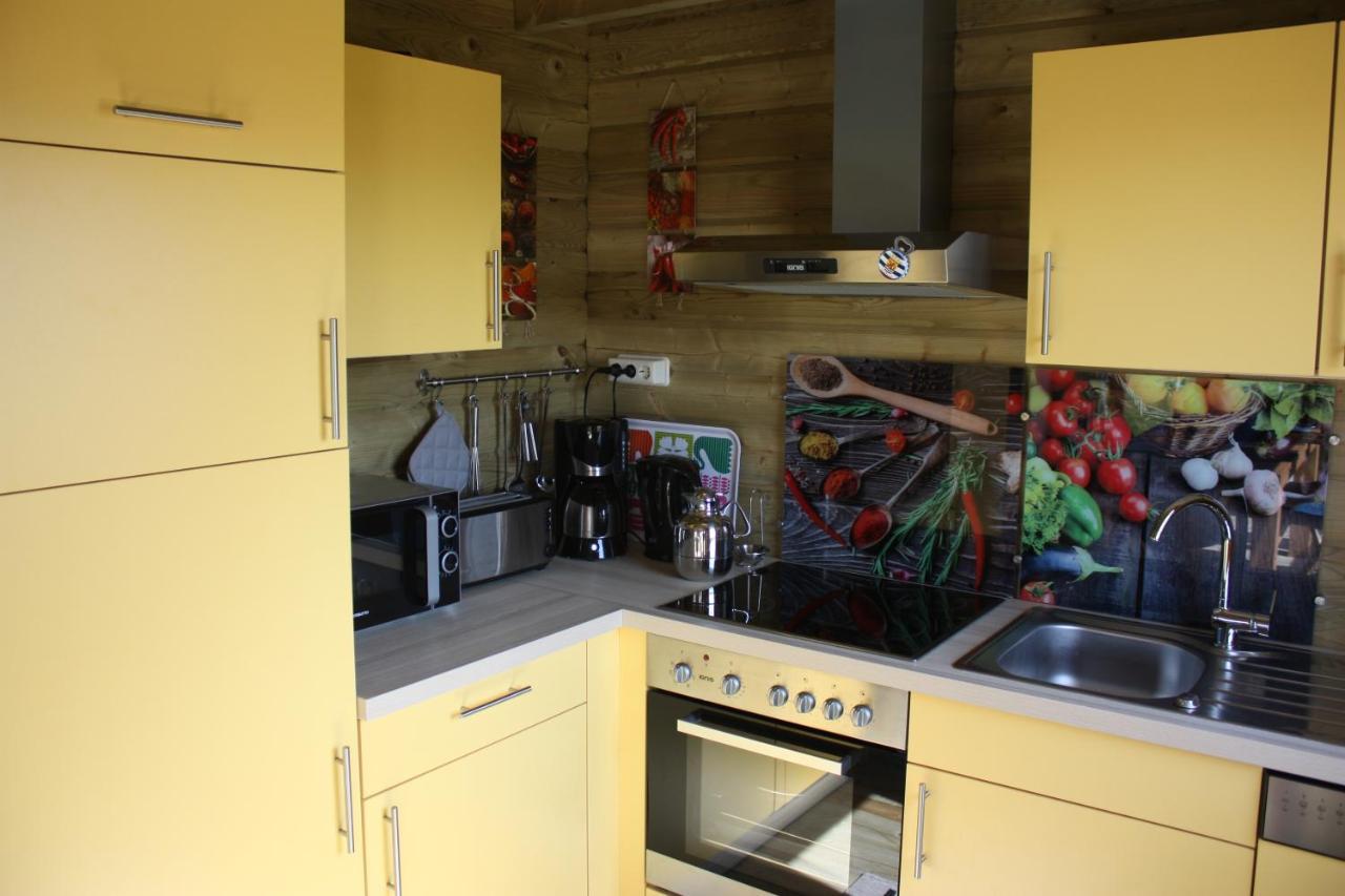 Villa Emilia - Gemuetliches Kinderfreundliches Blockhaus Mit Umzaeuntem Garten Sint Annaland Esterno foto