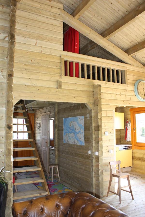 Villa Emilia - Gemuetliches Kinderfreundliches Blockhaus Mit Umzaeuntem Garten Sint Annaland Esterno foto