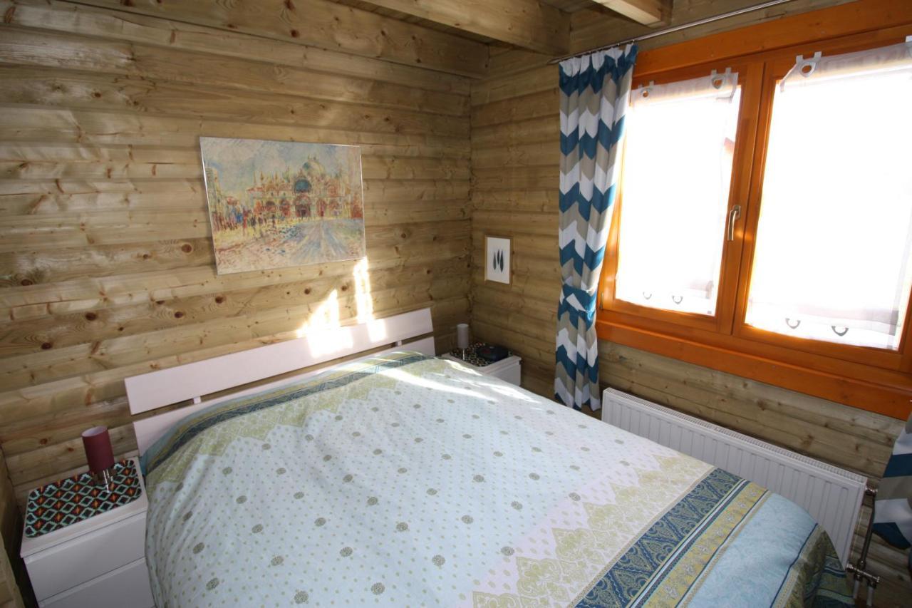 Villa Emilia - Gemuetliches Kinderfreundliches Blockhaus Mit Umzaeuntem Garten Sint Annaland Esterno foto