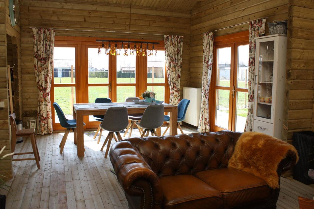 Villa Emilia - Gemuetliches Kinderfreundliches Blockhaus Mit Umzaeuntem Garten Sint Annaland Esterno foto