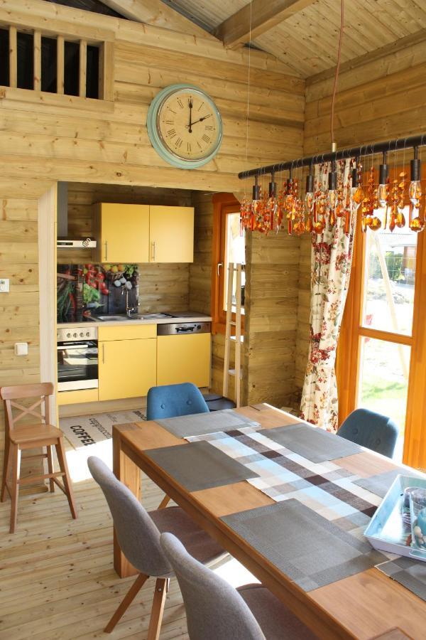 Villa Emilia - Gemuetliches Kinderfreundliches Blockhaus Mit Umzaeuntem Garten Sint Annaland Esterno foto