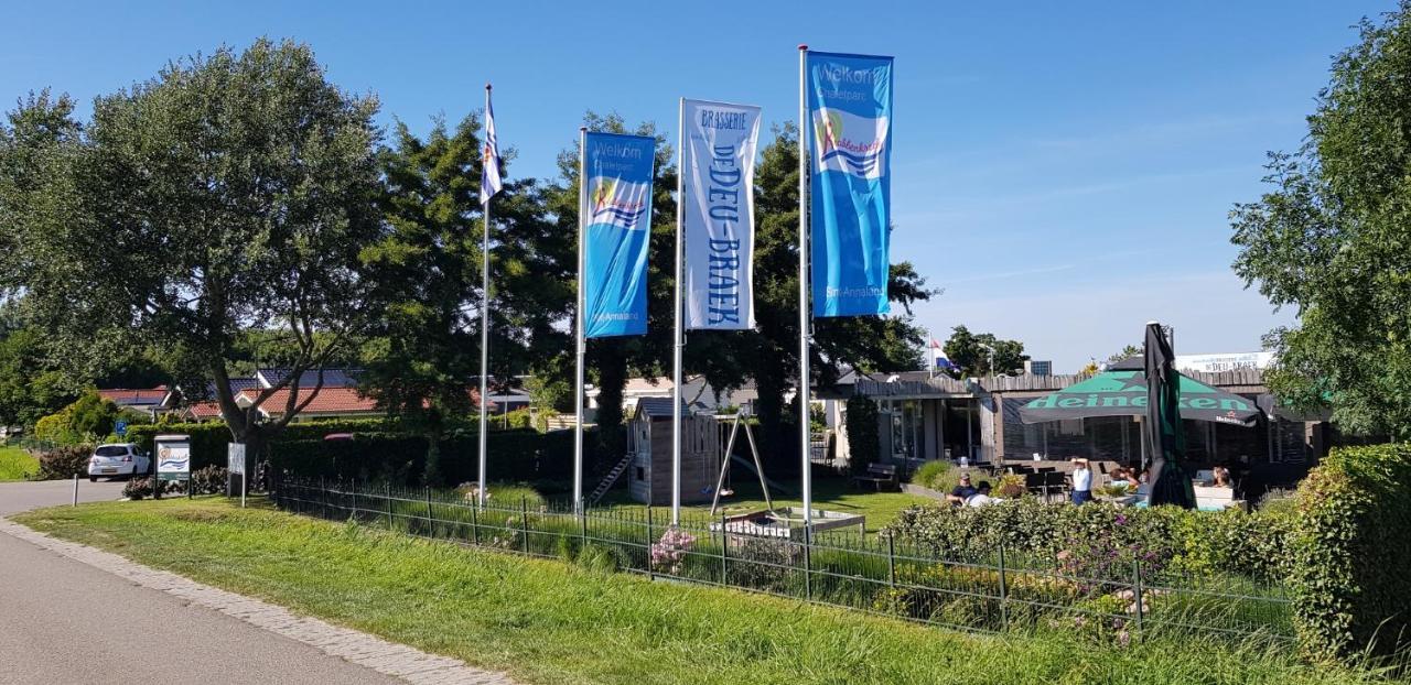 Villa Emilia - Gemuetliches Kinderfreundliches Blockhaus Mit Umzaeuntem Garten Sint Annaland Esterno foto